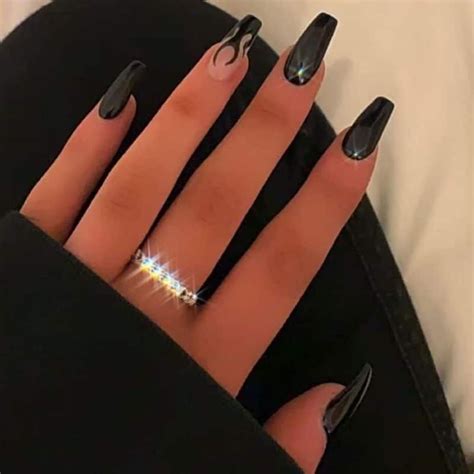 40 Coffin Nail Designs & Shape Ideas